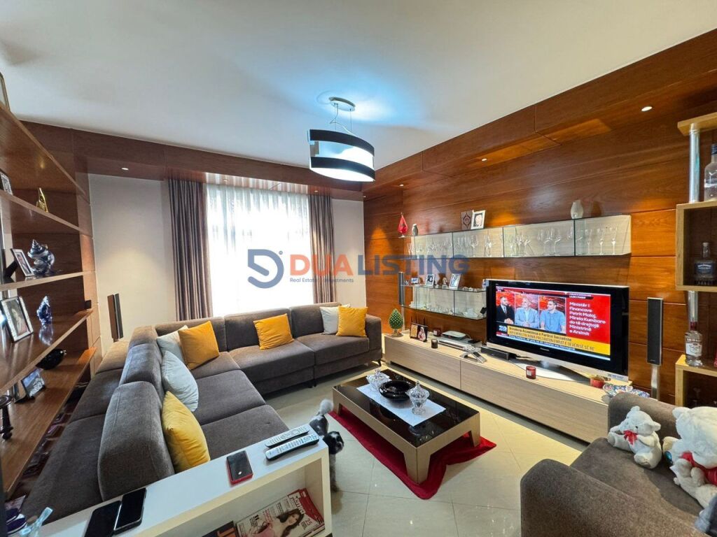 APPARTAMENTO 3+1+2 IN VENDITA CON VISTA SUL GIARDINO BOTANICO !!