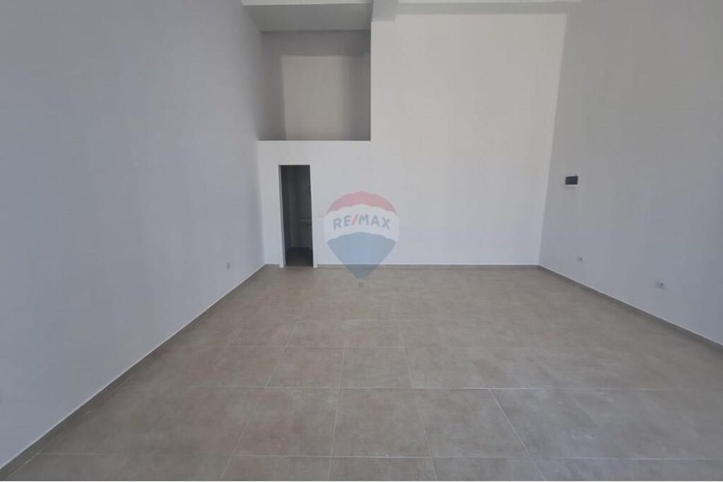 Dyqan - Për Qira - Rruga Luçie Miloti, Tiranë