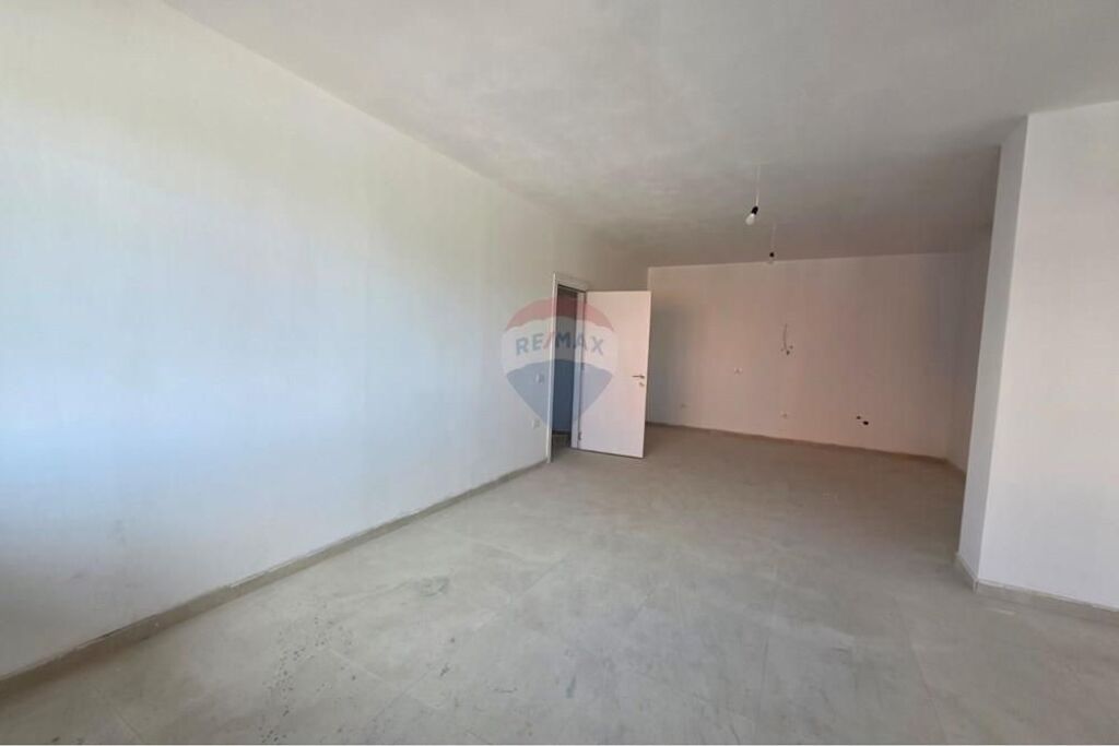 Vendiamo appartamento 2+1 con ipoteca, Casa Italia