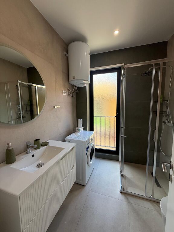 Selvia Rruga Siri Kodra Shitet Apartament 1+1