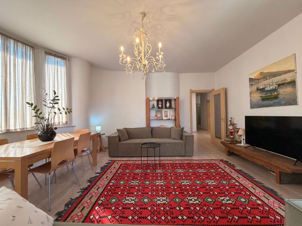 SHITET apartament 3+1 plot dritë tek HIPOTEKA e Tiranës