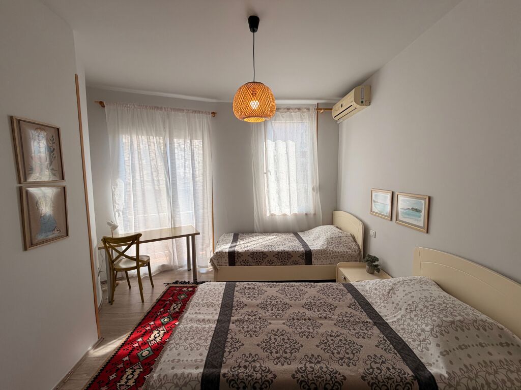 SHITET apartament 3+1 plot dritë tek HIPOTEKA e Tiranës