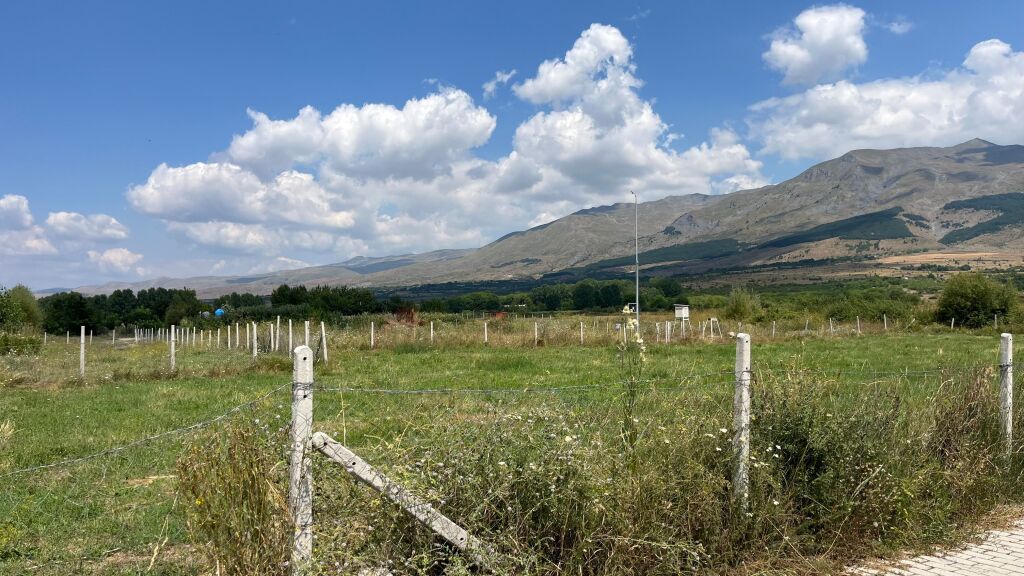 LAND IN ERSEKE near the center
