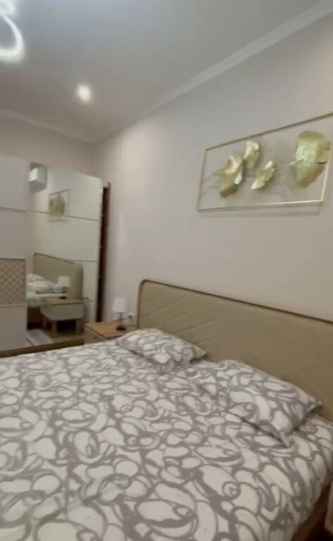 Affittasi appartamento 1+1, Via Kavajës, di fronte a Delijorgjit.