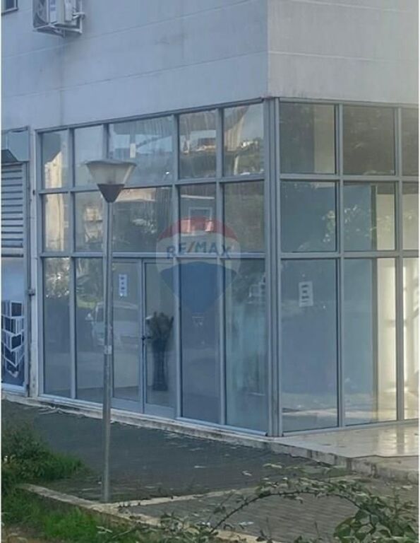 Dyqan - Për Qira - Bulevardi Migjeni, Tiranë