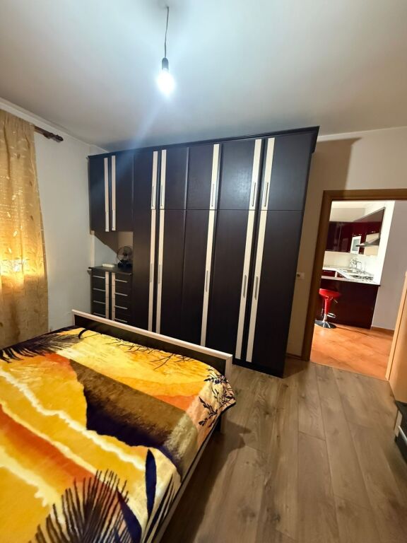 Jepet Me Qera Apartament 3+1+2 Ballkone