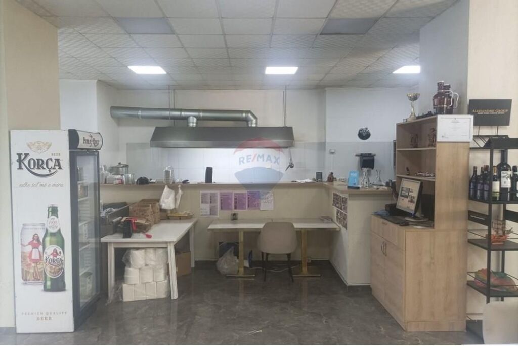 Shitet Biznesi Bar-Restorant në Yzberisht