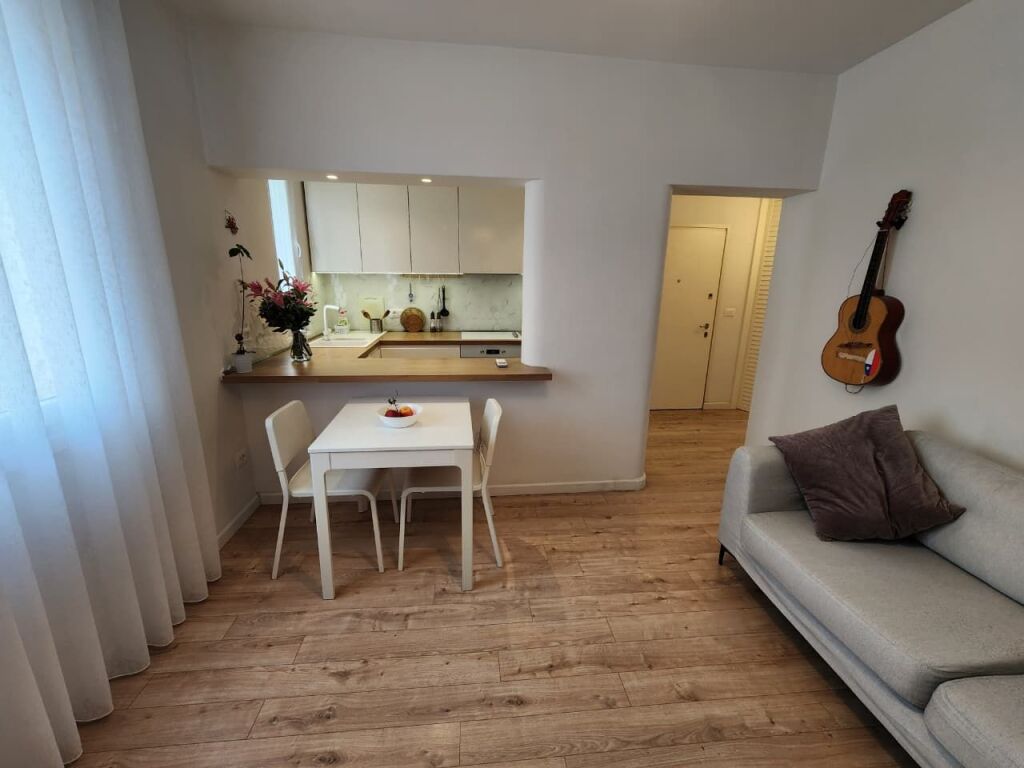 🌟 Prima volta in Affitto – Appartamento di Lusso 1+1 nel Cuore del Centro (📍Myslym Shyri – Taiwani) 60m² 4° Piano, Prezzo: 65,000Leke/Mese 🔥