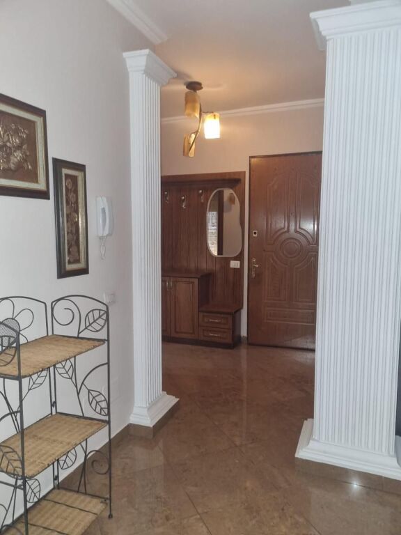 📣 QERA Apartament 1+1 📍 Prane Gjimnazit "Petro Nini Luarasi" ✨  💶 Cmimi 60.000 Leke/Muaj