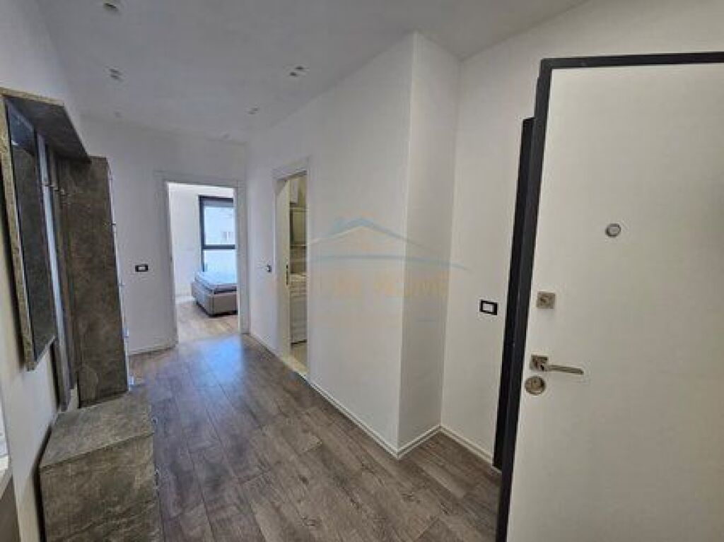 Shitet, Apartament 2+1+2 , Kompleksi Ndregjoni, Jordan Misja.