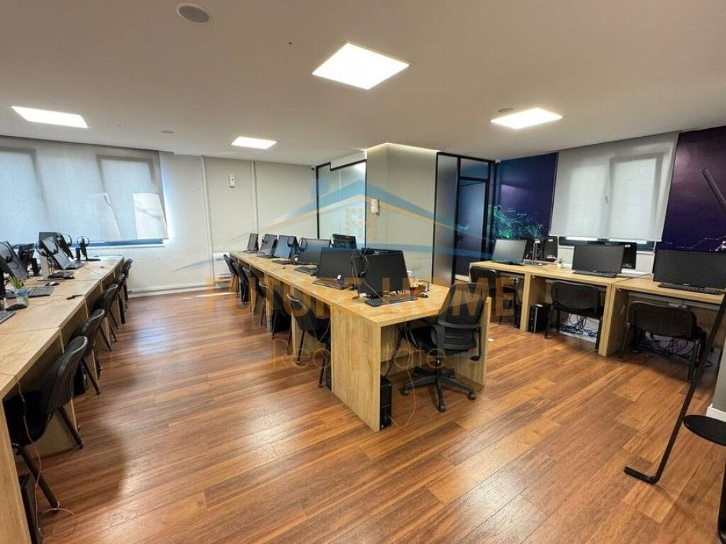 Qira, Ambient për Zyra , Shallvaret