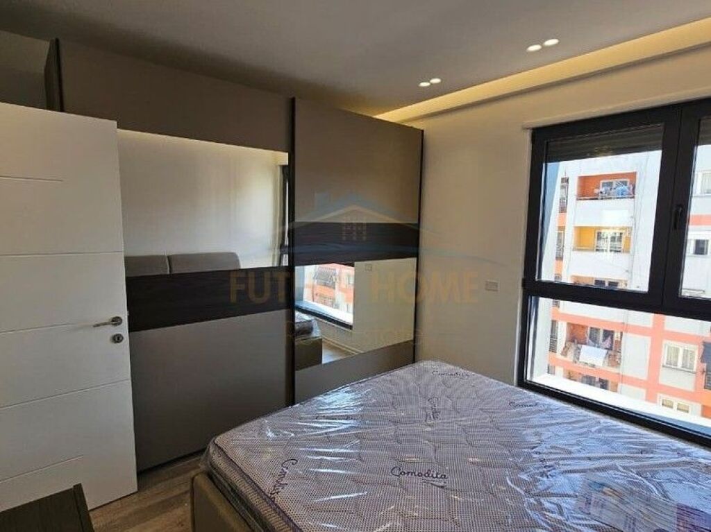 Shitet, Apartament 2+1+2 , Kompleksi Ndregjoni, Jordan Misja.