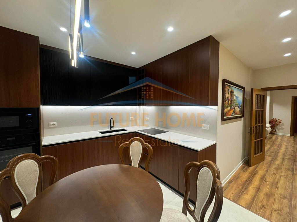 Shitet , Apartament 2+1+2 , Rruga Mine Peza , Tirane