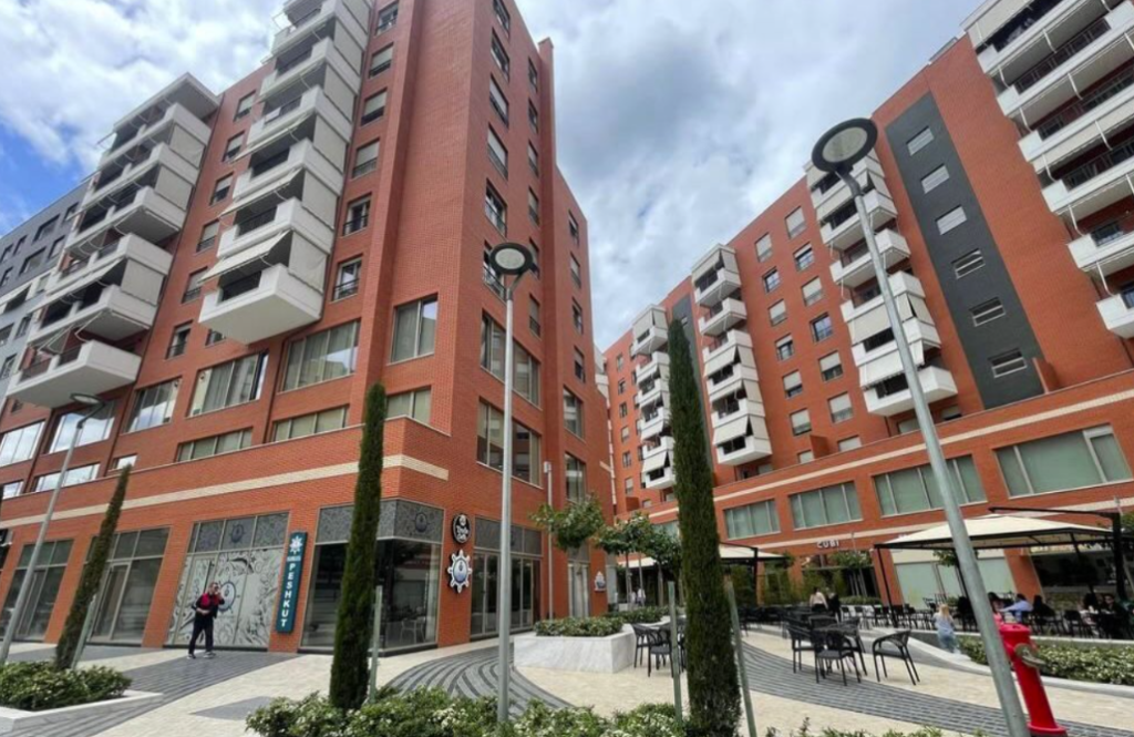 🏢 AMBIENT KOMERCIAL PREMIUM ME QIRA – KOMPLEKSI DELIJORGJI