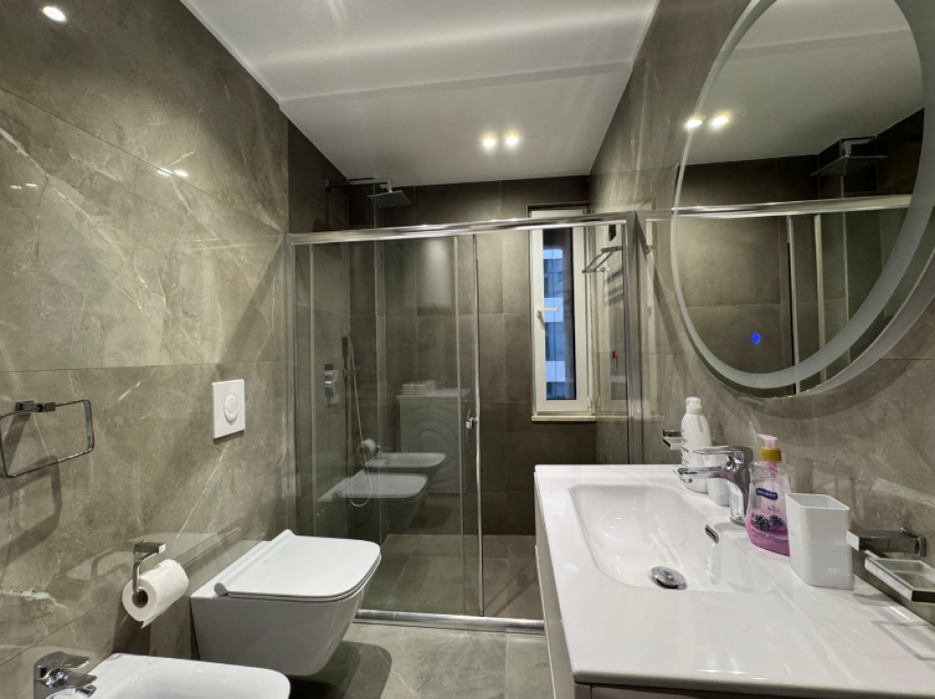 🏢 JEPET ME QIRA – RRUGA “MINE PEZA”