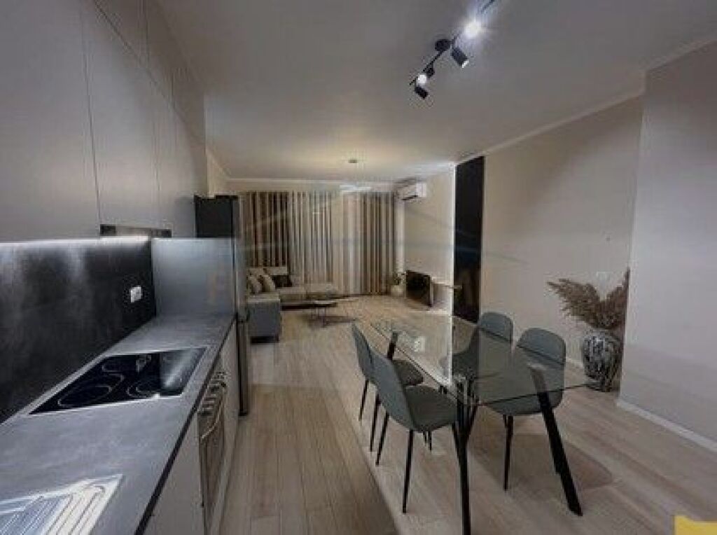 Affitto, Appartamento 1+1, Via Dibrës, Tirana.