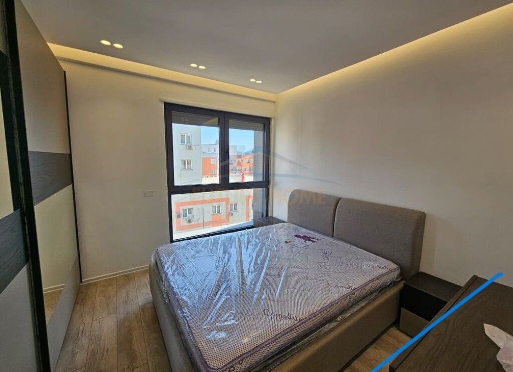Shitet, Apartament 2+1+2, Kompleksi Ndregjoni, Jordan Misja, Tirane.