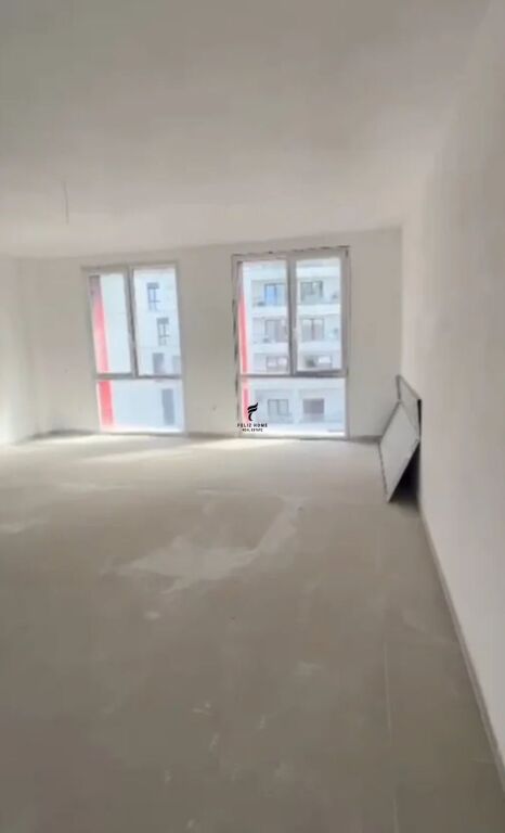 ZYRE ME QERA 148 M2 RRUGA E DIBRES 90.000 LEKE