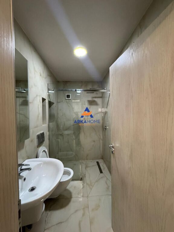 FOR RENT HOTEL+BAR+VERANDA 600M2 "WILLSON SQUARE" 12500 EURO