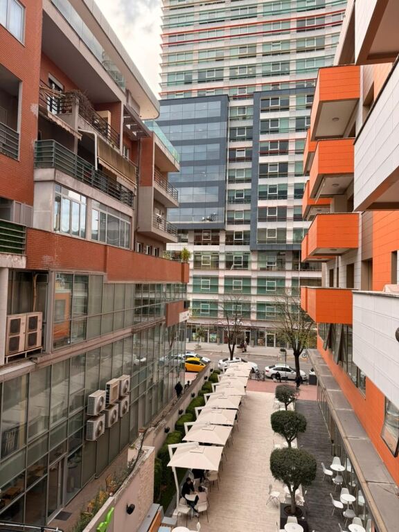 Ambient zyre per qira tek RTSH