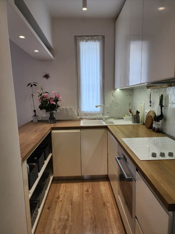 🌟 Prima volta in Affitto – Appartamento di Lusso 1+1 nel Cuore del Centro (📍Myslym Shyri – Taiwani) 60m² 4° Piano, Prezzo: 65,000Leke/Mese 🔥