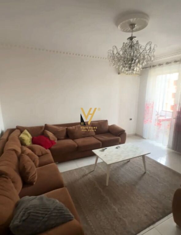 JEPET APARTAMENT 3+1 ME QERA RRUGA BERISHA, KAMEZ 35.000 LEKE