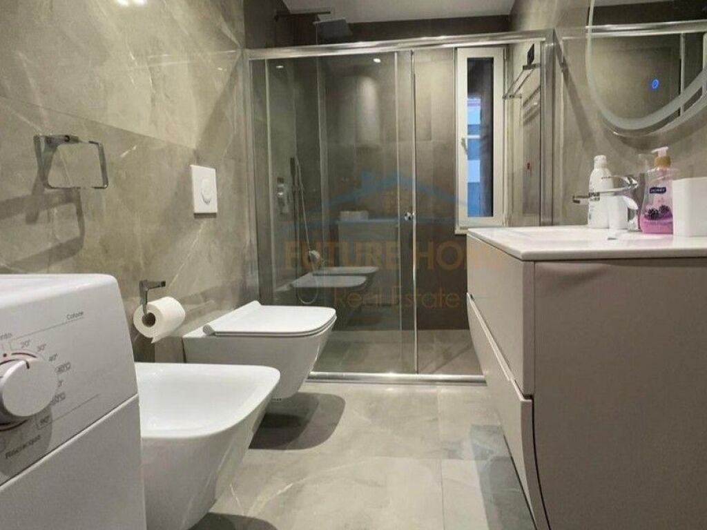 Shitet, Apartament 2+1, Rruga Mine Peza, Tiranë.