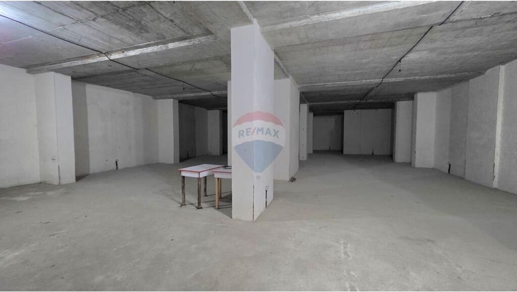 🔥🌊 OKAZION ELITAR – AMBIENT TREGTAR NË VIJË TË PARË, LUNGOMARE VLORË 🌊🔥