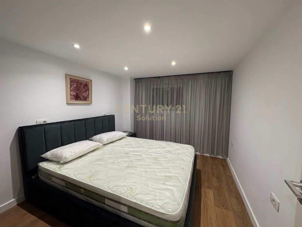 Jepet me qira apartament 1+1 në Laprakë