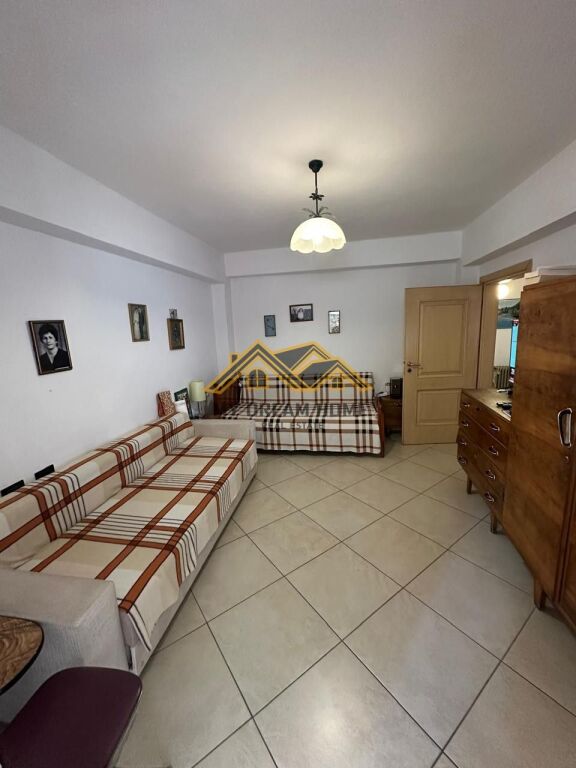 Apartament 2+1 në shitje te Rruga e re e Portit!