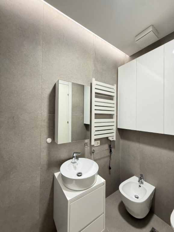 🏡 Jepet apartament 2+1 me qira te Kompleksi Delijorgji