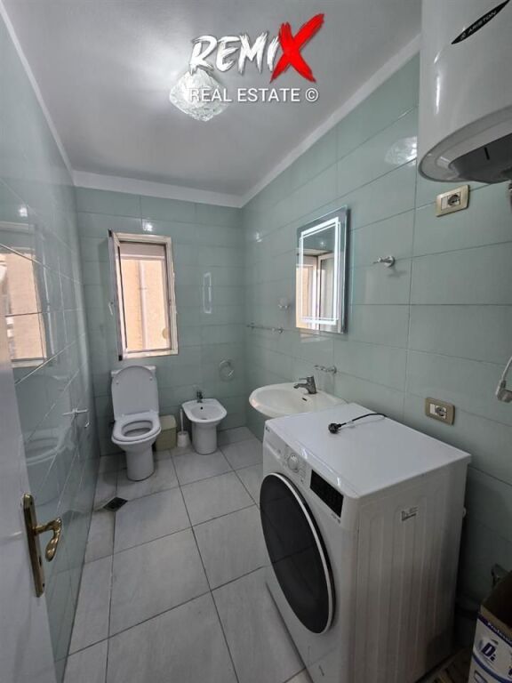 SHITET APARTAMENT 2+1 PRANE SHKOLLES 2 GJELAT, RR. ALEKSANDËR GOGA, DURRËS