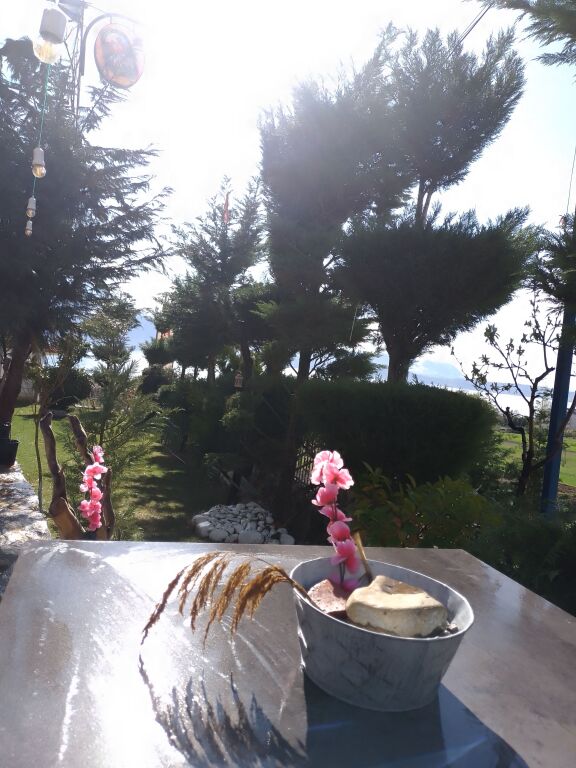 ville ne shitje....hotel plus restaurant