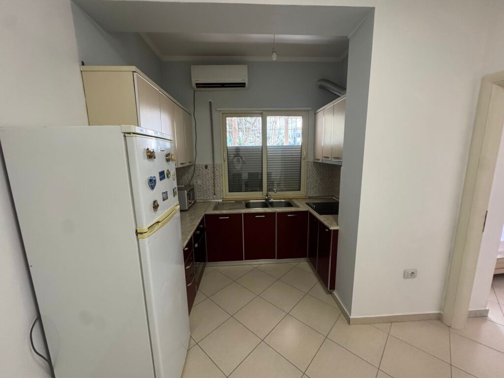 1+1 me qera te Liqeni Thate