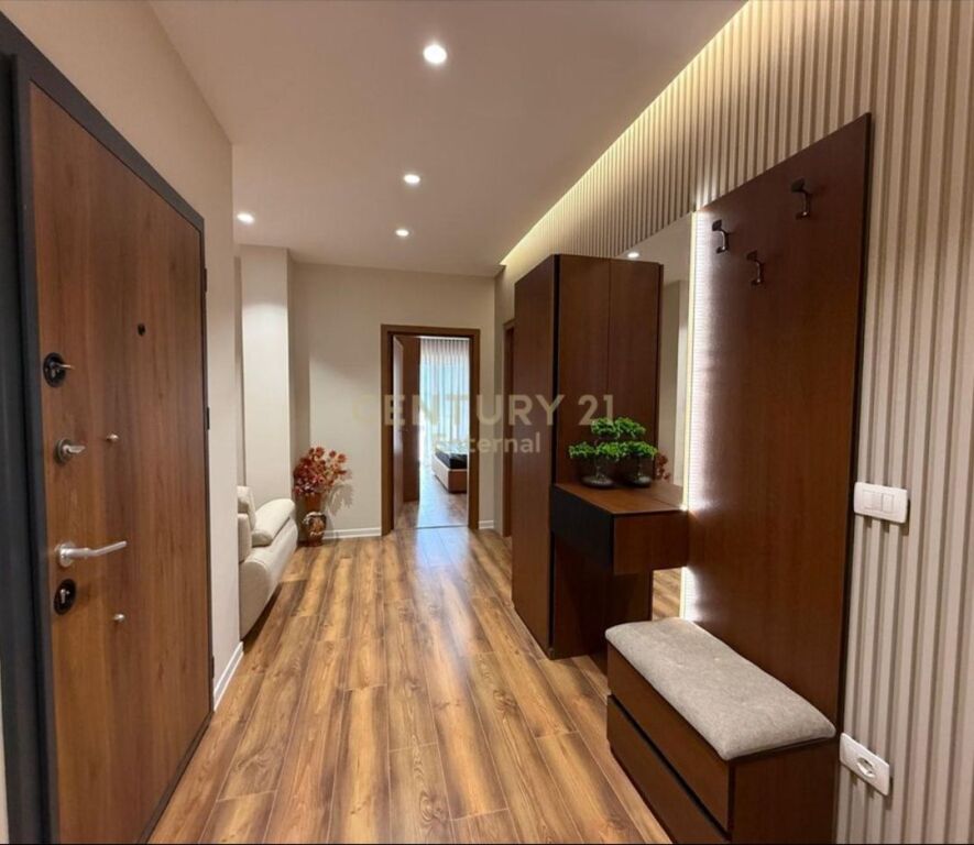 Në një nga zonat më të kërkuara të Tiranës, Mine Peza, ofrohet për shitje një apartament elegant 2+1+2 me sipërfaqe 102 m², i menduar për një jetesë komode dhe moderne , orjentimi Veri-Lindje ne sallon , nga dhomat e gjumit Jug .  Organizimi perfekt i hapësirës përfshin një sallon të bollshëm dhe të ndriçuar natyralisht, kuzhinë funksionale, dy dhoma gjumi komode , dy tualete duke garantuar rehati maksimale për familjen tuaj. Dy ballkonet shtojnë vlerë të veçantë, duke ofruar hapësirë relaksi dhe ajër të pastër gjatë gjithë ditës , ashensori nis nga kati 1.  Apartamenti karakterizohet nga ndriçim i bollshëm natyral, planimetri e rregullt dhe pozicion strategjik pranë çdo shërbimi të nevojshëm: shkolla, markete, transport publik dhe qendra biznesi.  Cmimi eshte ne lek 250 Milion .  • Për më shumë informacion, ju lutemi na kontaktoni!