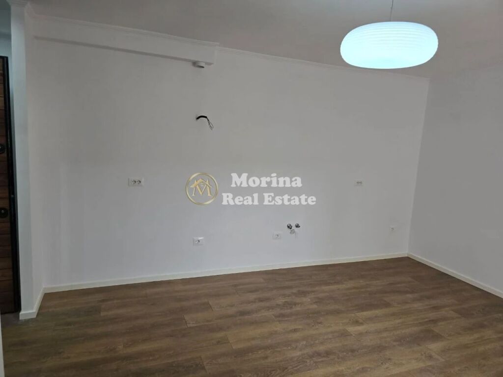 Shitje | Apartament 1 + 1 | Ali Demi, ish tregu elektrik| 115000 €