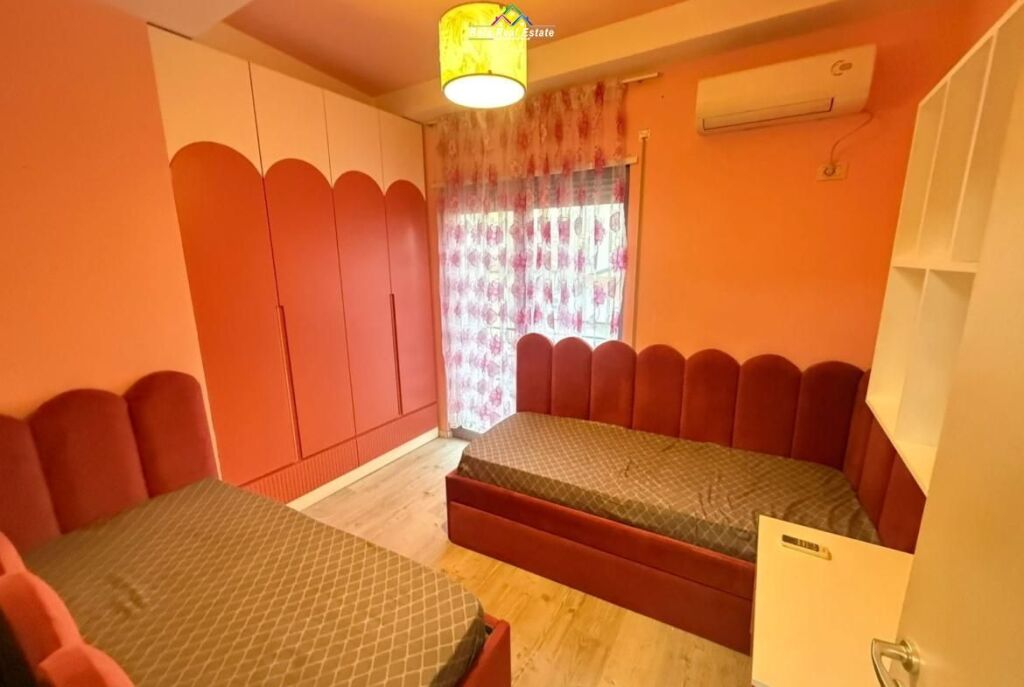 Apartament Me Qera 2+1 Tek Pazari i Ri (ID B2201117) Tirane.
