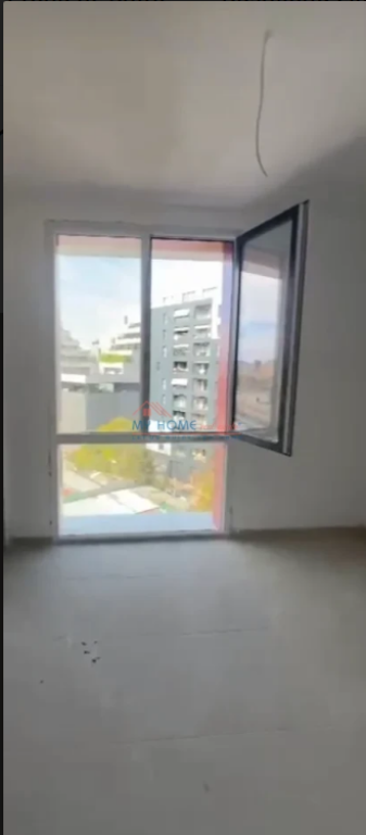 Zyre me qera Rruga e Dibres ne Tirane