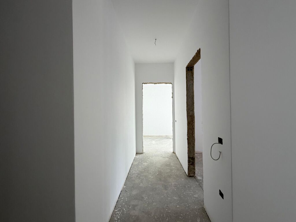 Apartament 2+1 pranë Kryegjyshatës rr.Ali Demi!