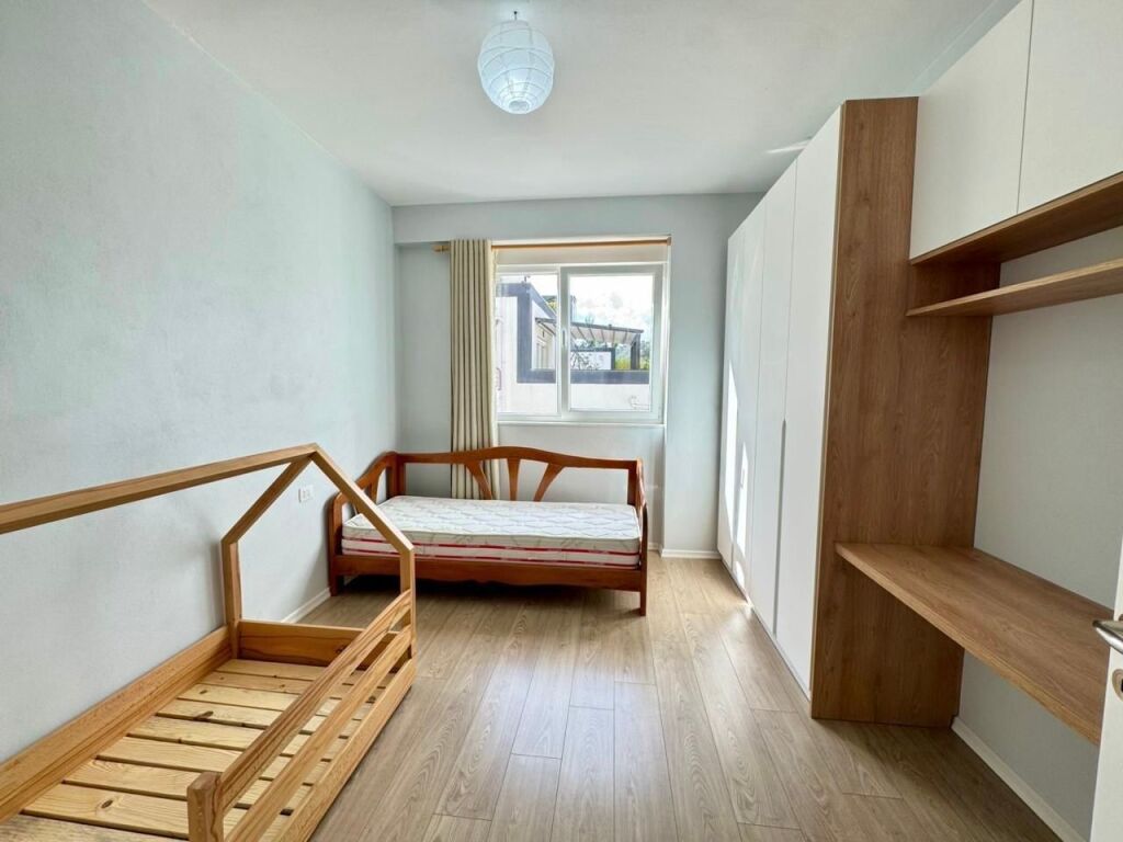 Liqeni Thate shitet 2+1+2