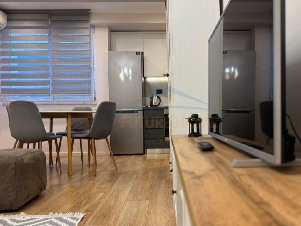 Shitet, Apartament 2+1, Rruga Mine Peza, Tiranë.