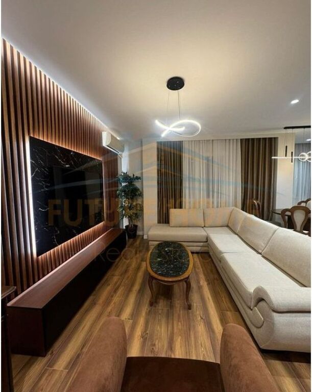 In vendita , Appartamento 2+1+2 , Via Mine Peza , Tirana