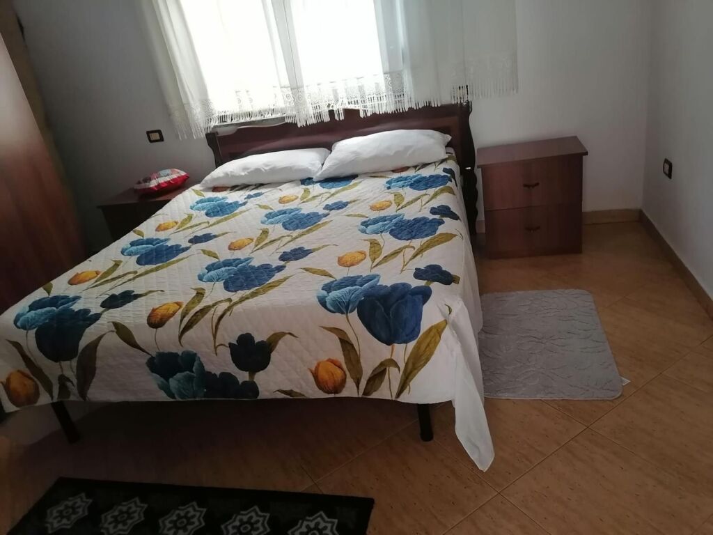 SHITET SHTEPI PRIVATE NE DURRES (PLAZH)