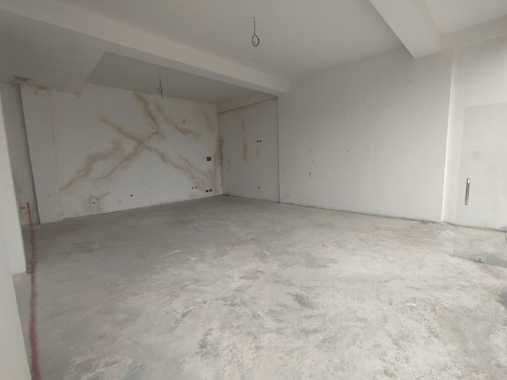 Ambient Biznesi per shitje Yzberisht