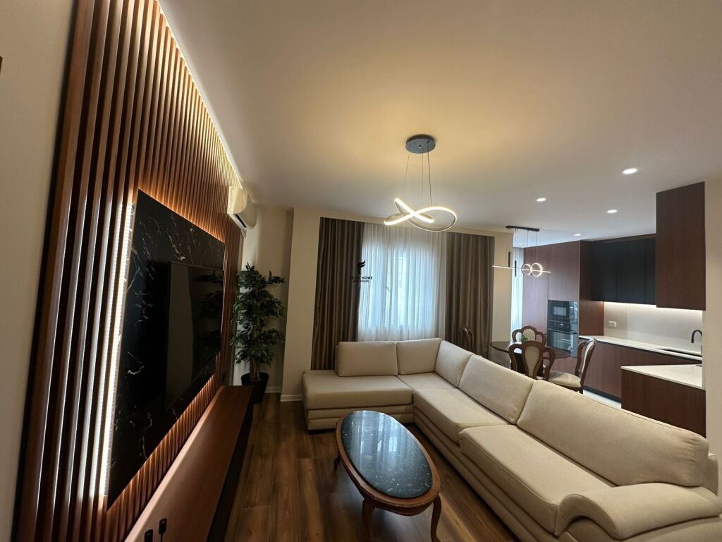 SHITET APARTAMENT 2+1+2 MINE PEZA 25.000.000 LEKE FH-67693