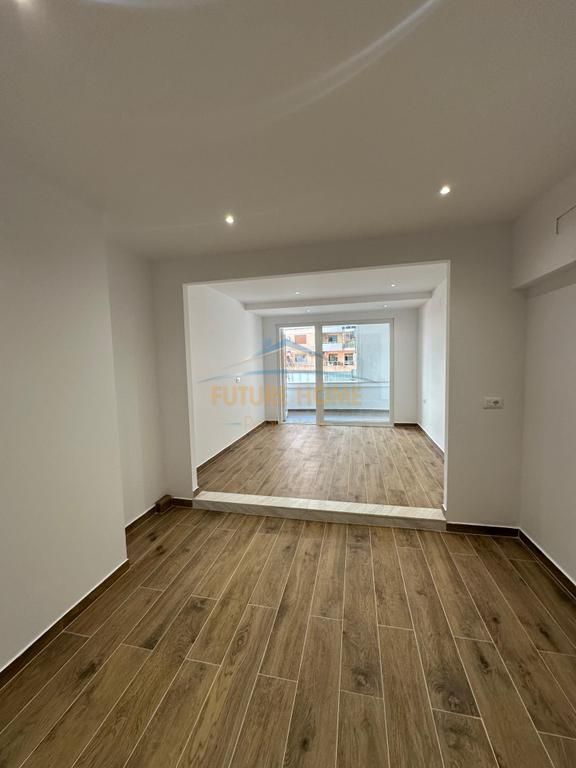 Shitje, Apartament 2+1+2, Stacioni i Trenit, Tirane.