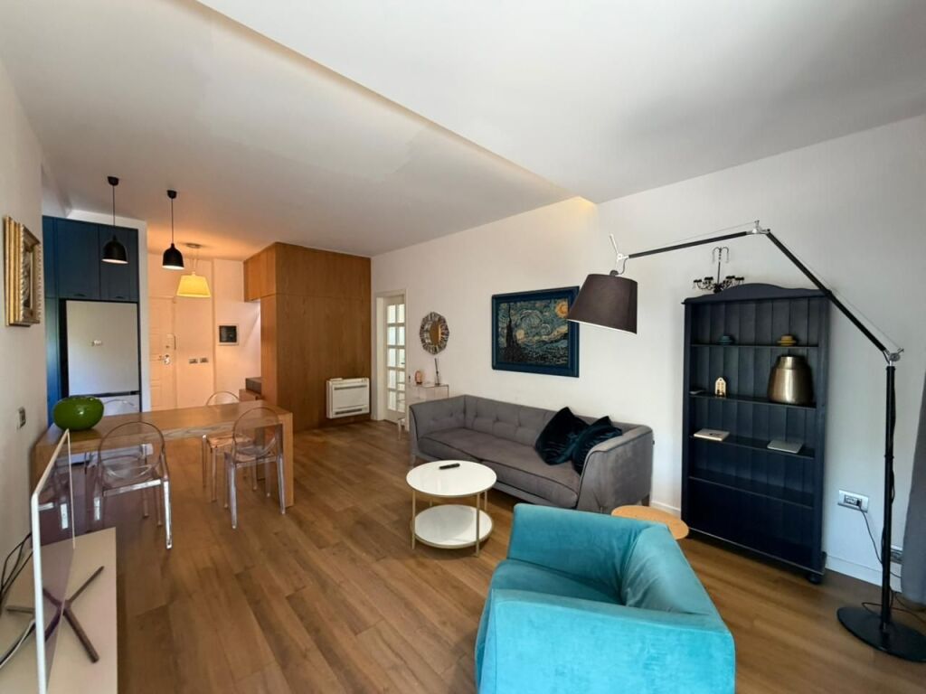 Apartament 2+1 per qira tek Liqeni i Thate.