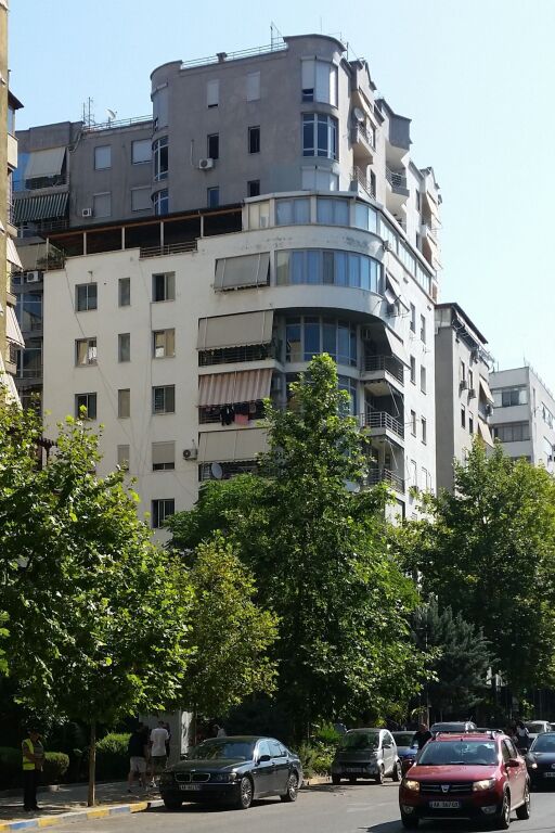 Okazion. Zyrё me qera 70 m2 (1+1) në rrugën e Kavajës, Tiranё