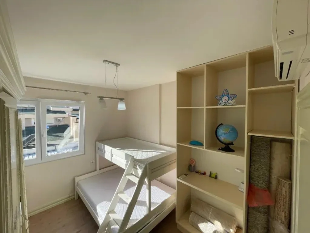 Qera | Apartament 3 + 1 + 2 |Liqeni i Thate | 1000 €/muaj