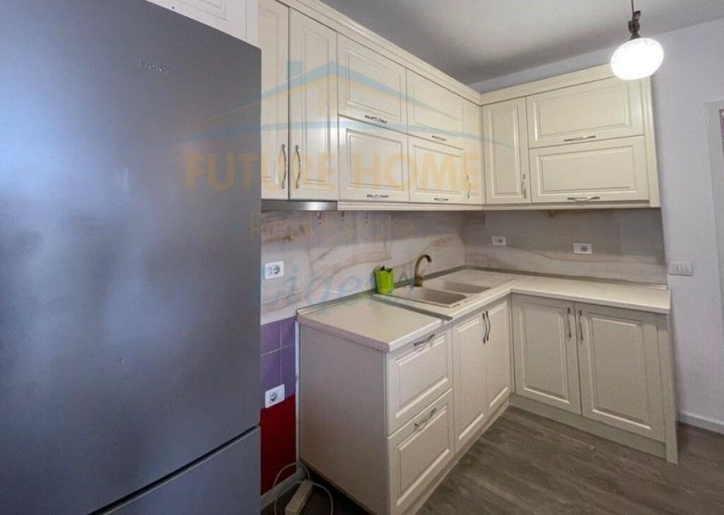 Qera, Apartament 2+1, Ish Parku i Autobuzave, Tirane.